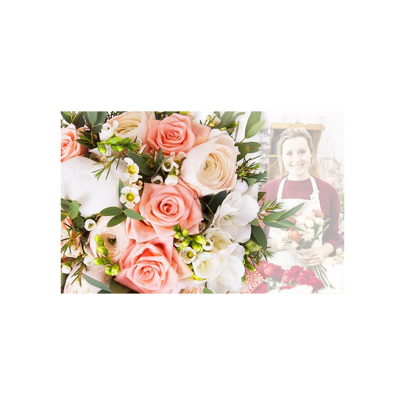 L'Agitateur Floral | image du Bouquet Surprise du fleuriste tons roses et blanc